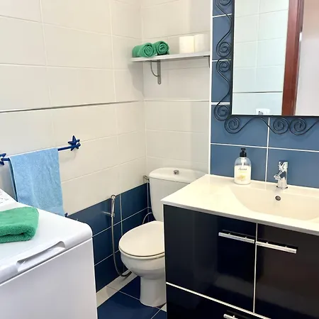 Apartamento Vera Mar 9c - Primera Linea Con Parking Y Tv Sat Los Cristianos (Tenerife)